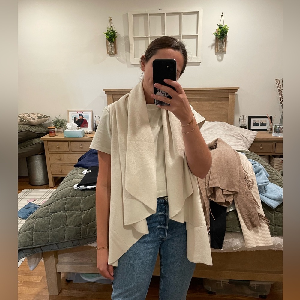 Cream Sleeveless Cape Vest